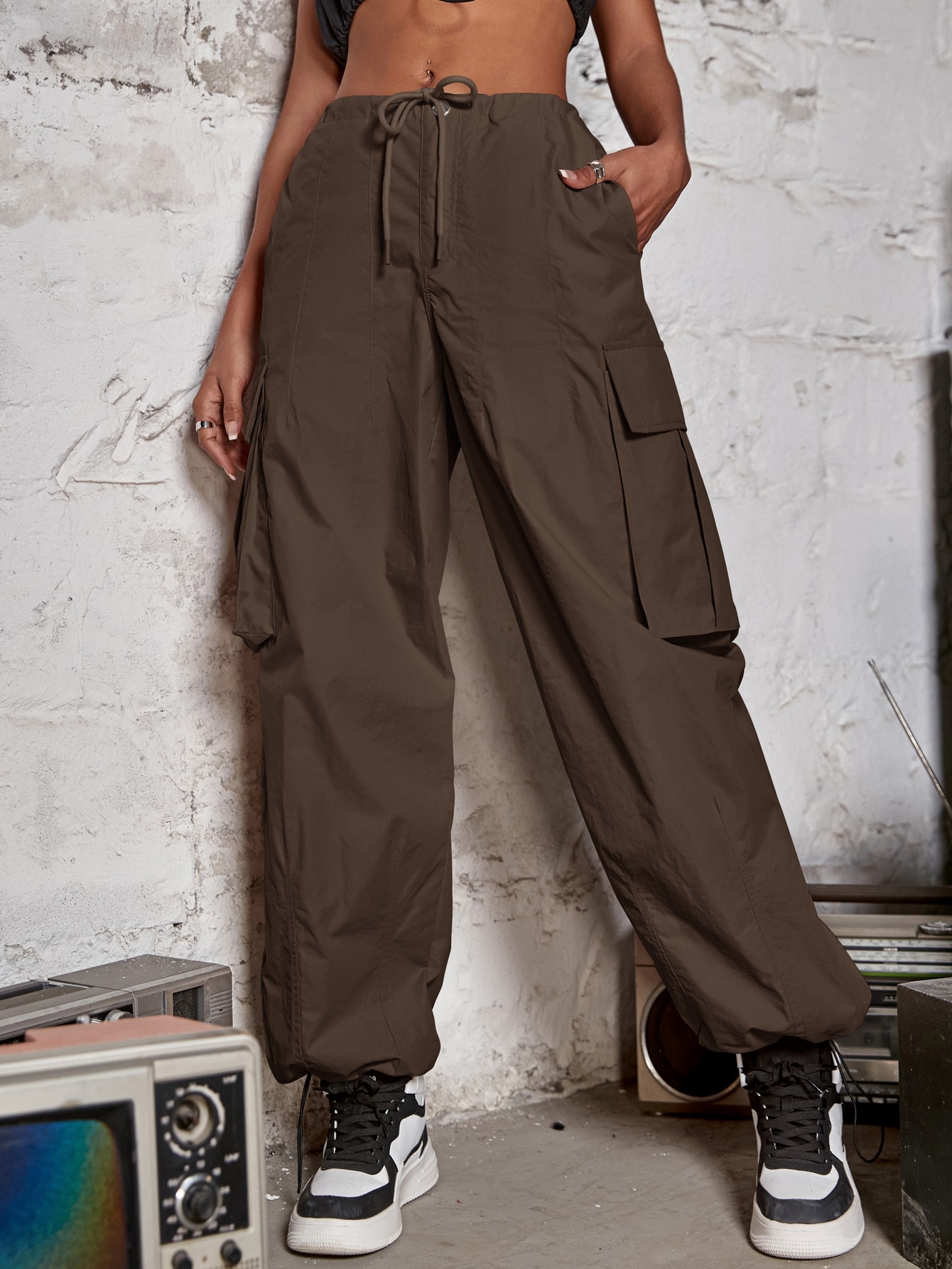 Street Vibes Drawstring Waist Wide Leg Parachute Cargo jogger Pants