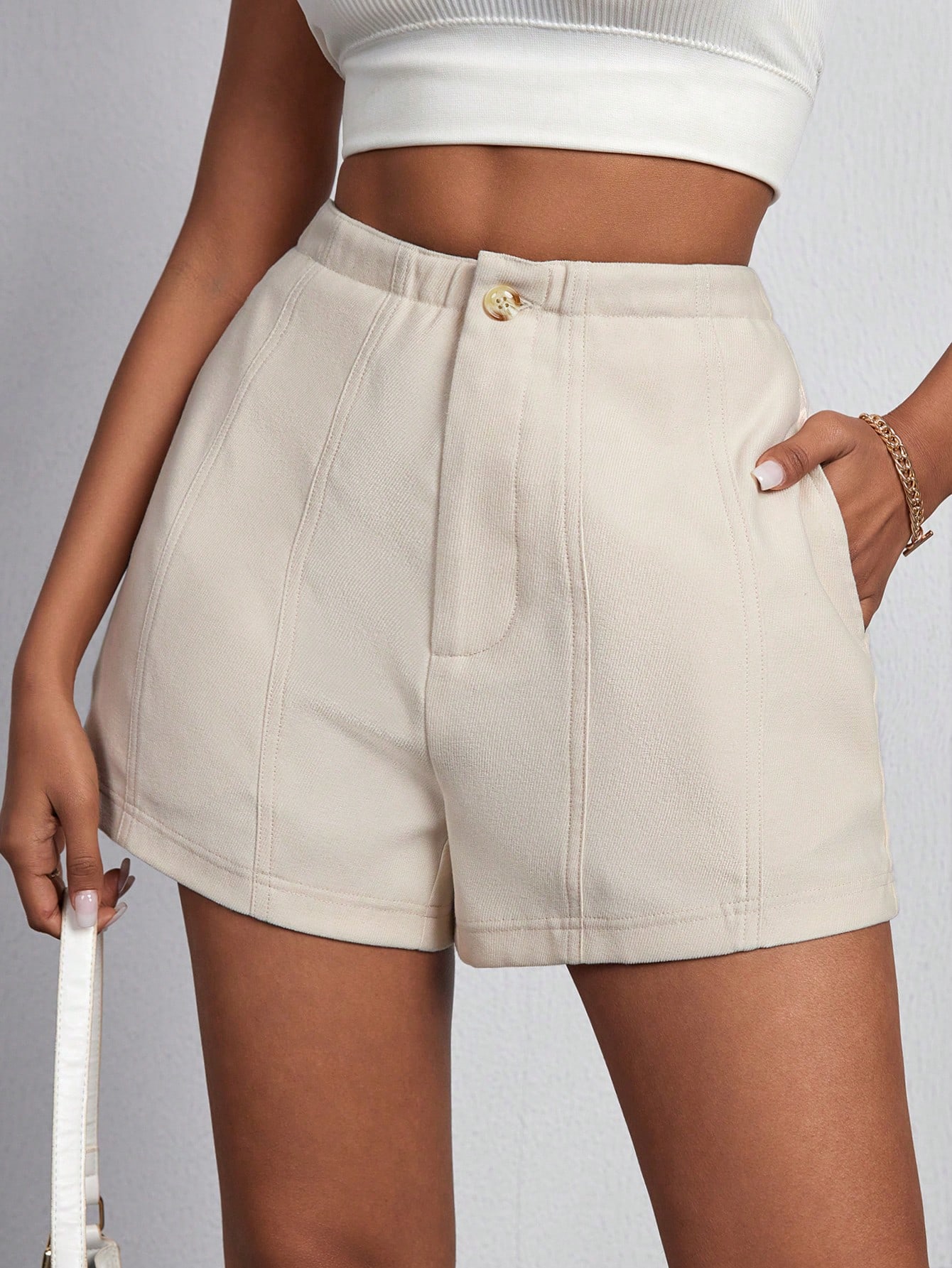 Women's Elastic Waist Shorts With Slant Pockets