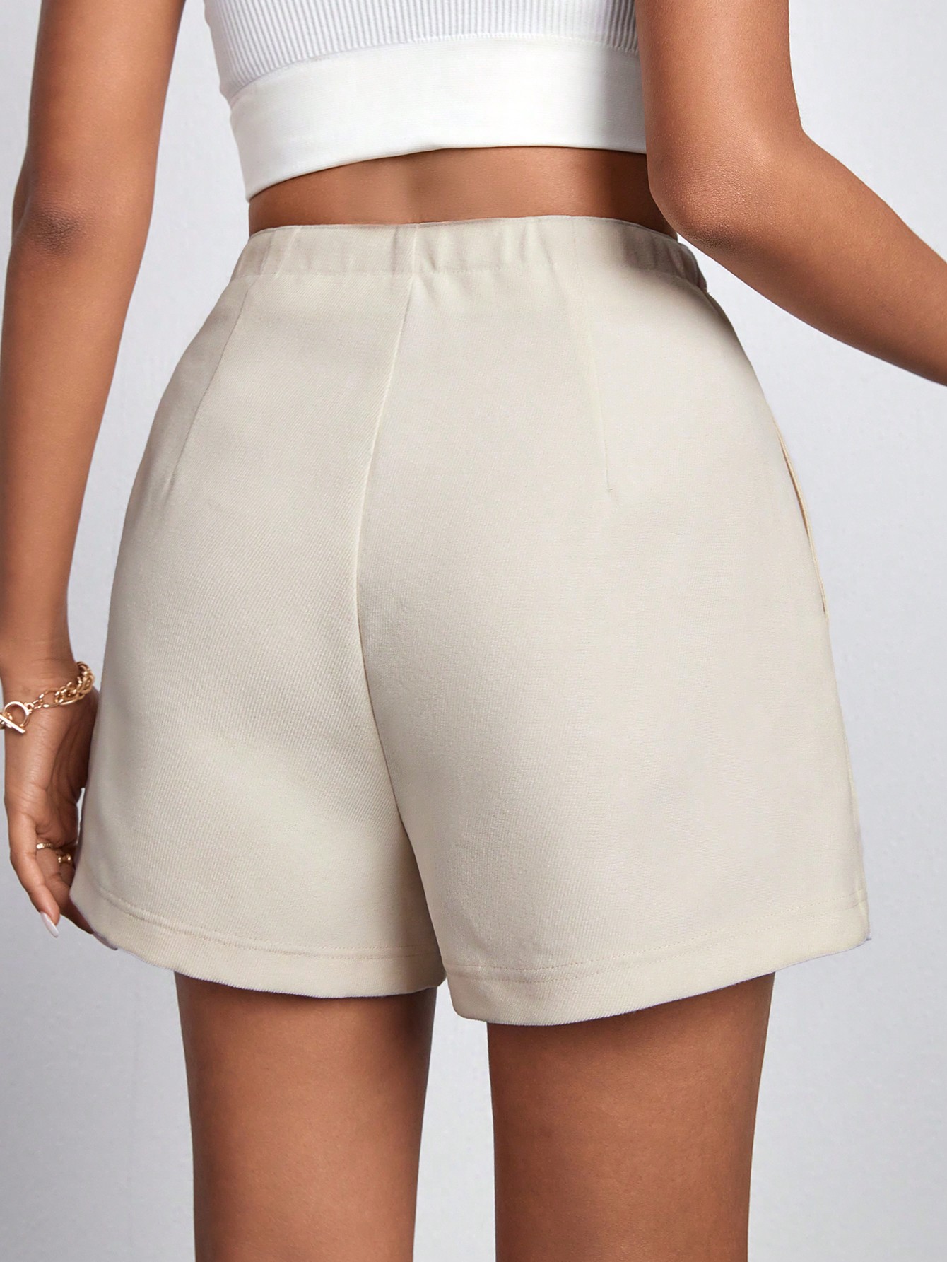 Women's Elastic Waist Shorts With Slant Pockets