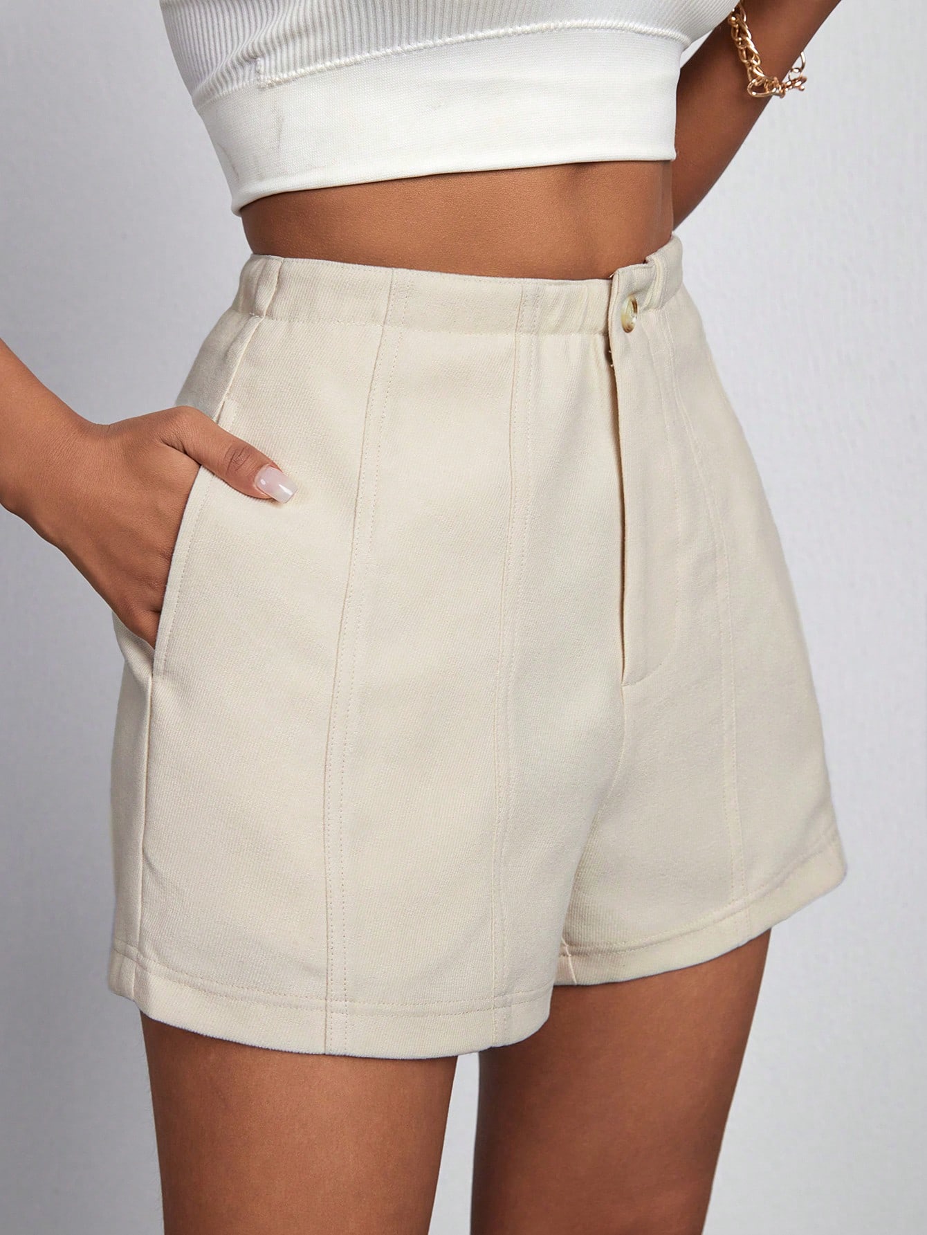 Women's Elastic Waist Shorts With Slant Pockets