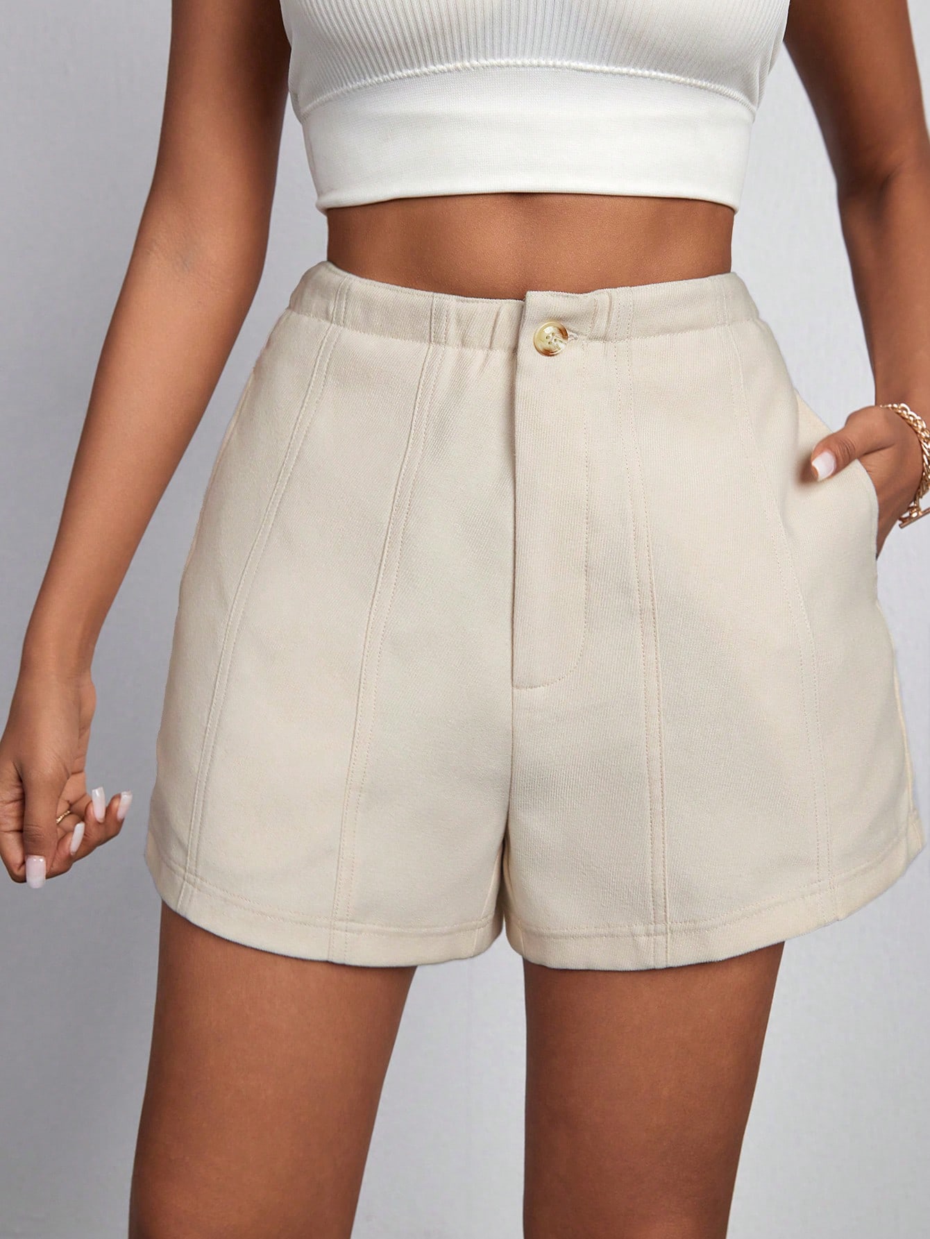 Women's Elastic Waist Shorts With Slant Pockets