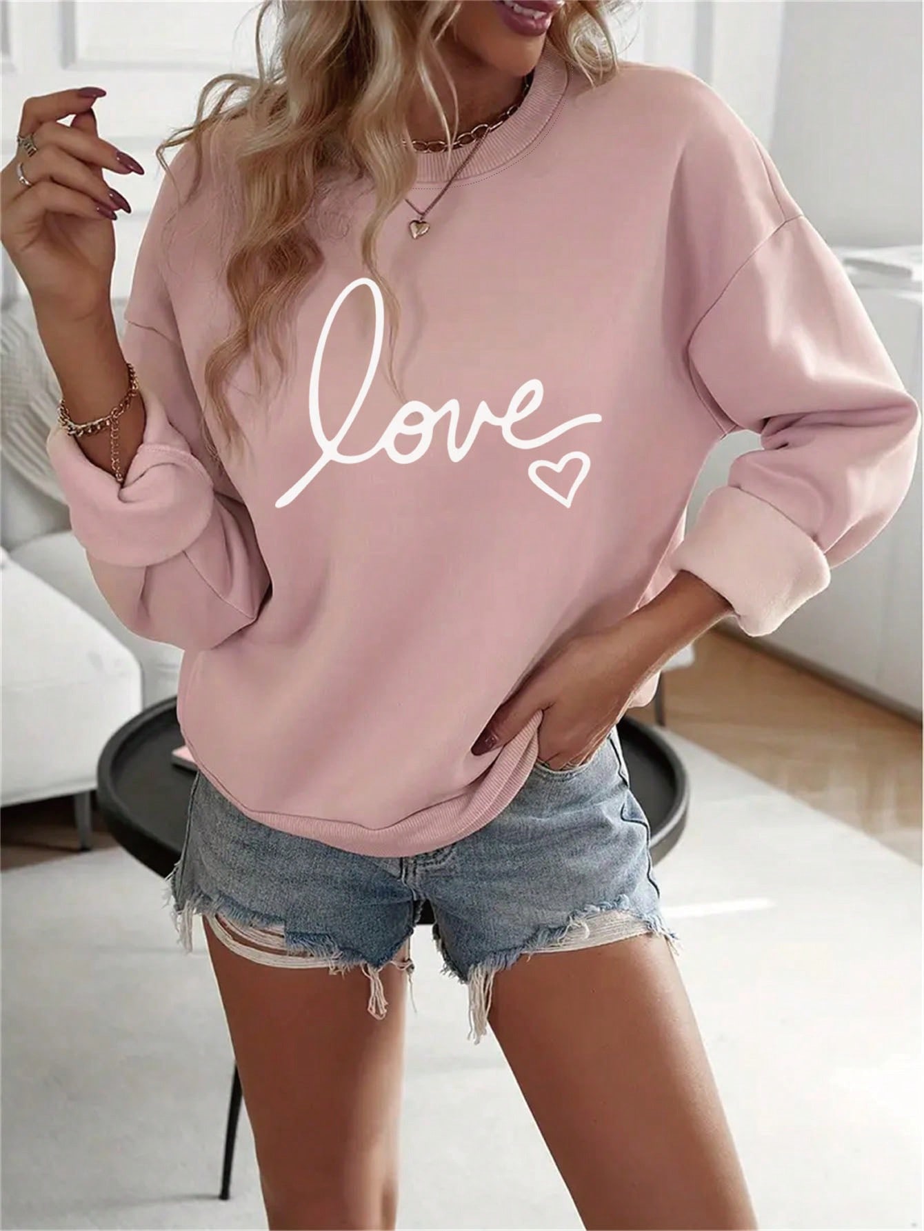 Women's Love Heart Printed Drop Shoulder Pullover Sweatshirt