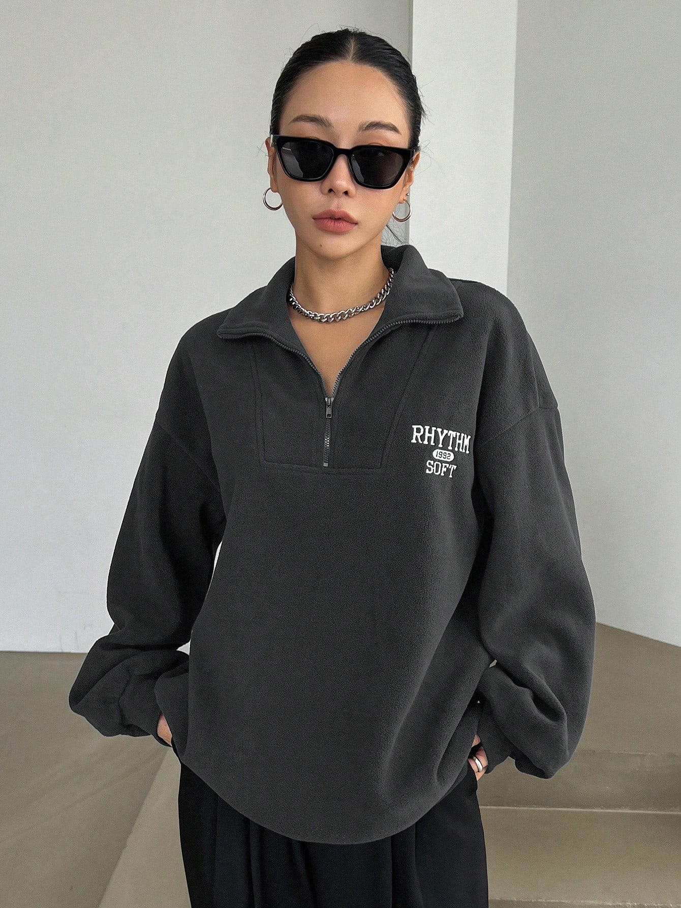 Letter Graphic Quarter Zip Drop Shoulder Sweatshirt