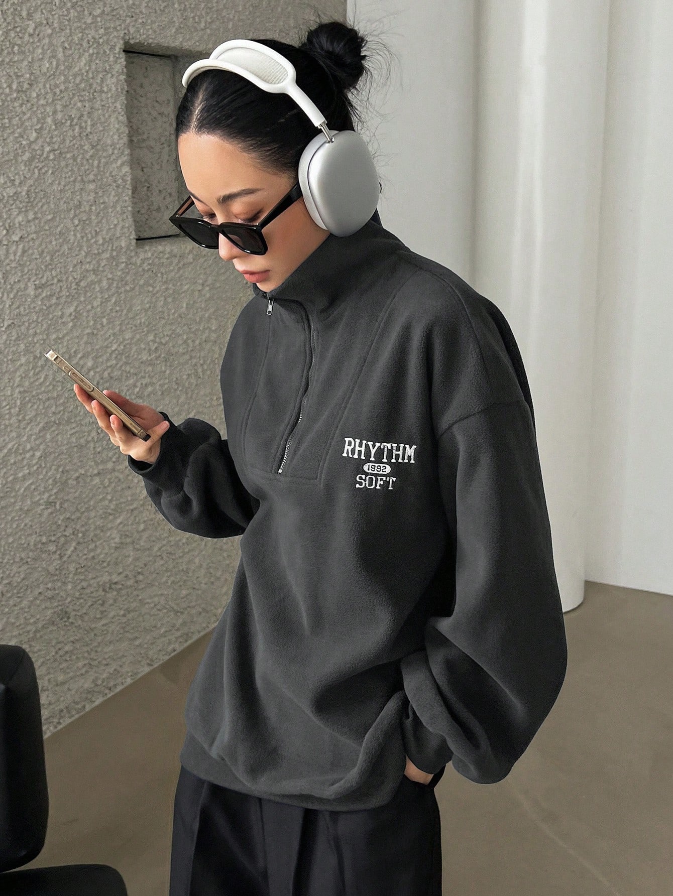 Letter Graphic Quarter Zip Drop Shoulder Sweatshirt