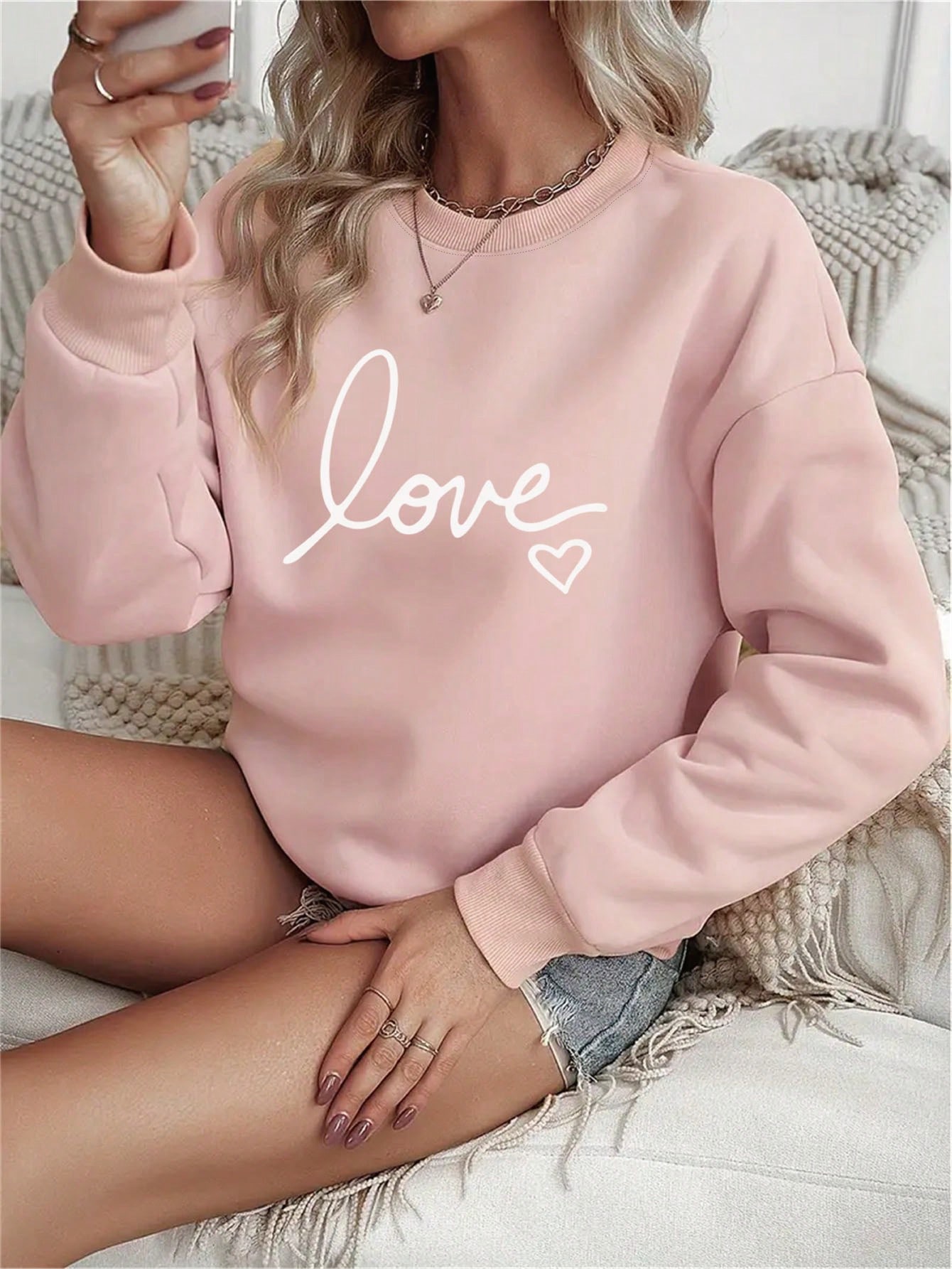 Women's Love Heart Printed Drop Shoulder Pullover Sweatshirt