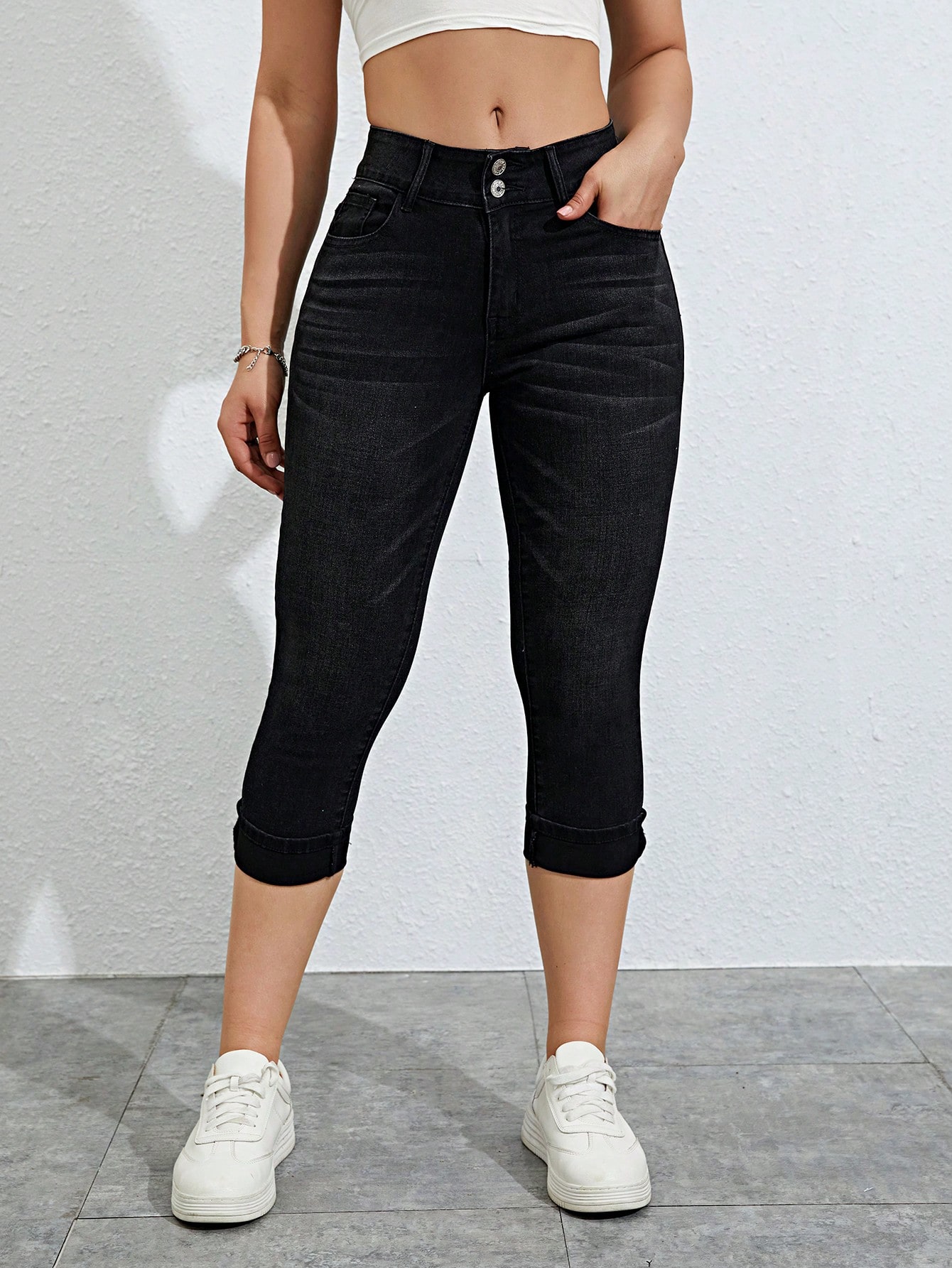 Solid Skinny Capri Jeans