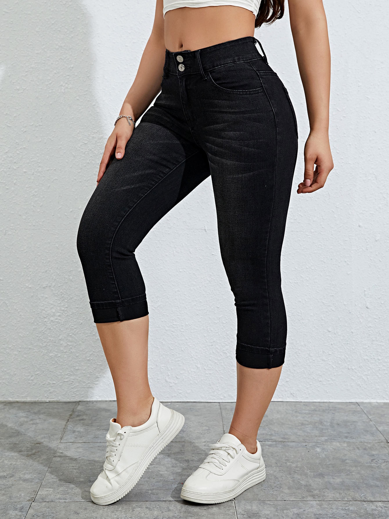 Solid Skinny Capri Jeans