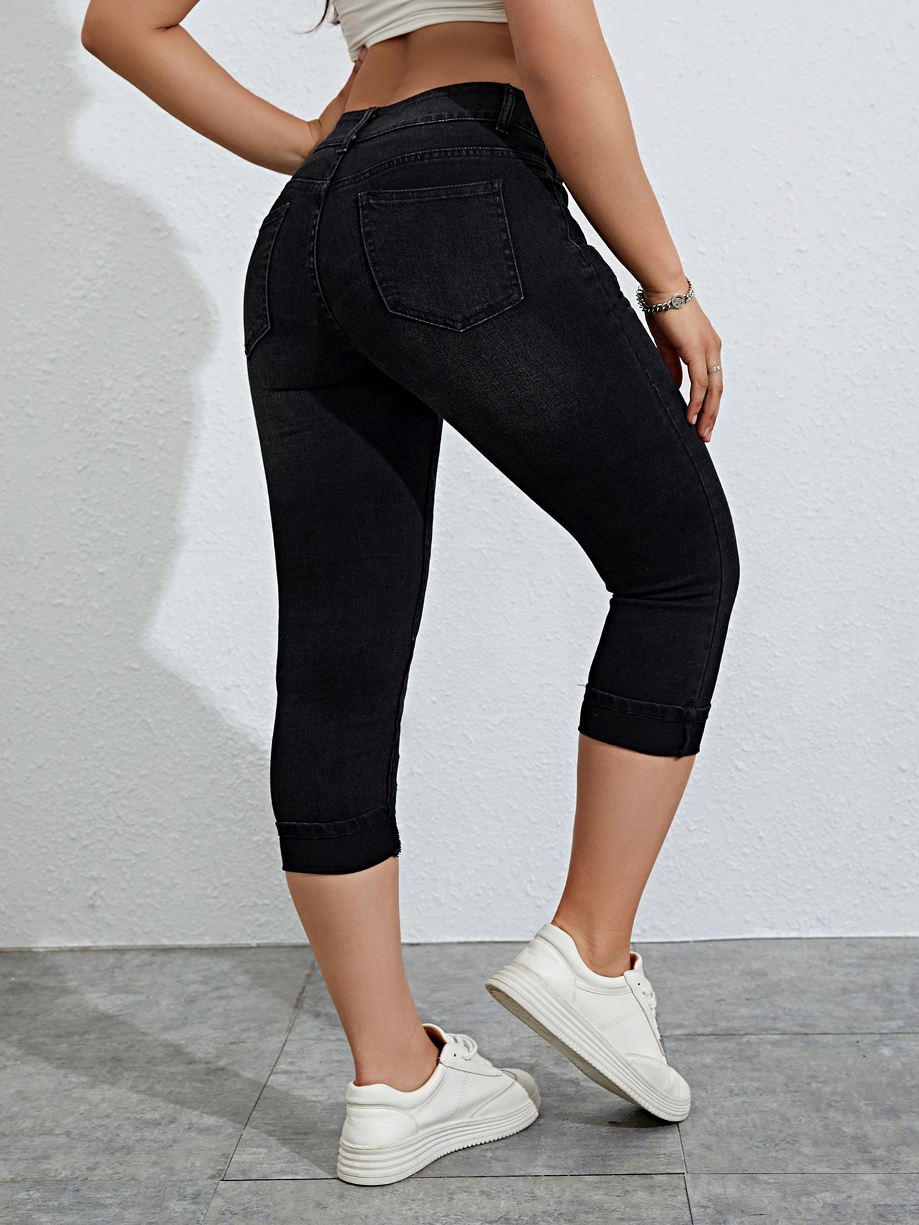 Solid Skinny Capri Jeans