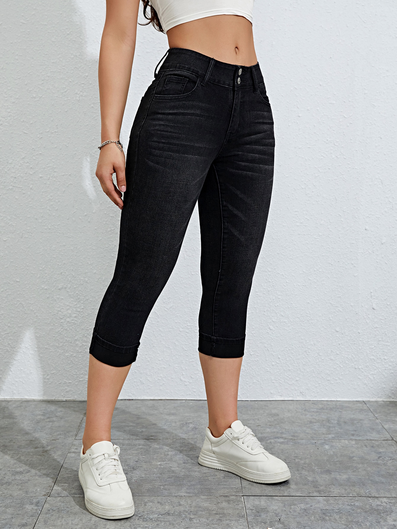 Solid Skinny Capri Jeans