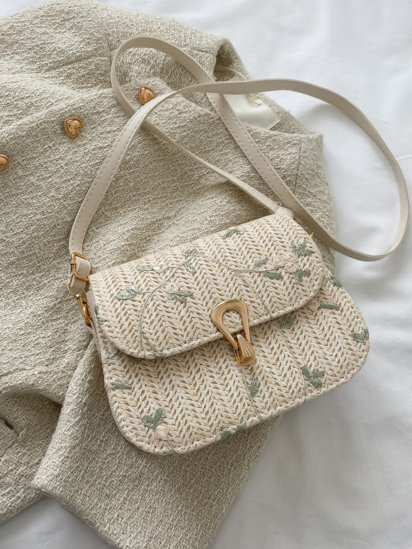 Floral Embroidery Straw Saddle Bag, Mini Woven Crossbody Bag, Women's Buckle Decor Flap Purse (7.67 X 5.51 X 2.95) Inch