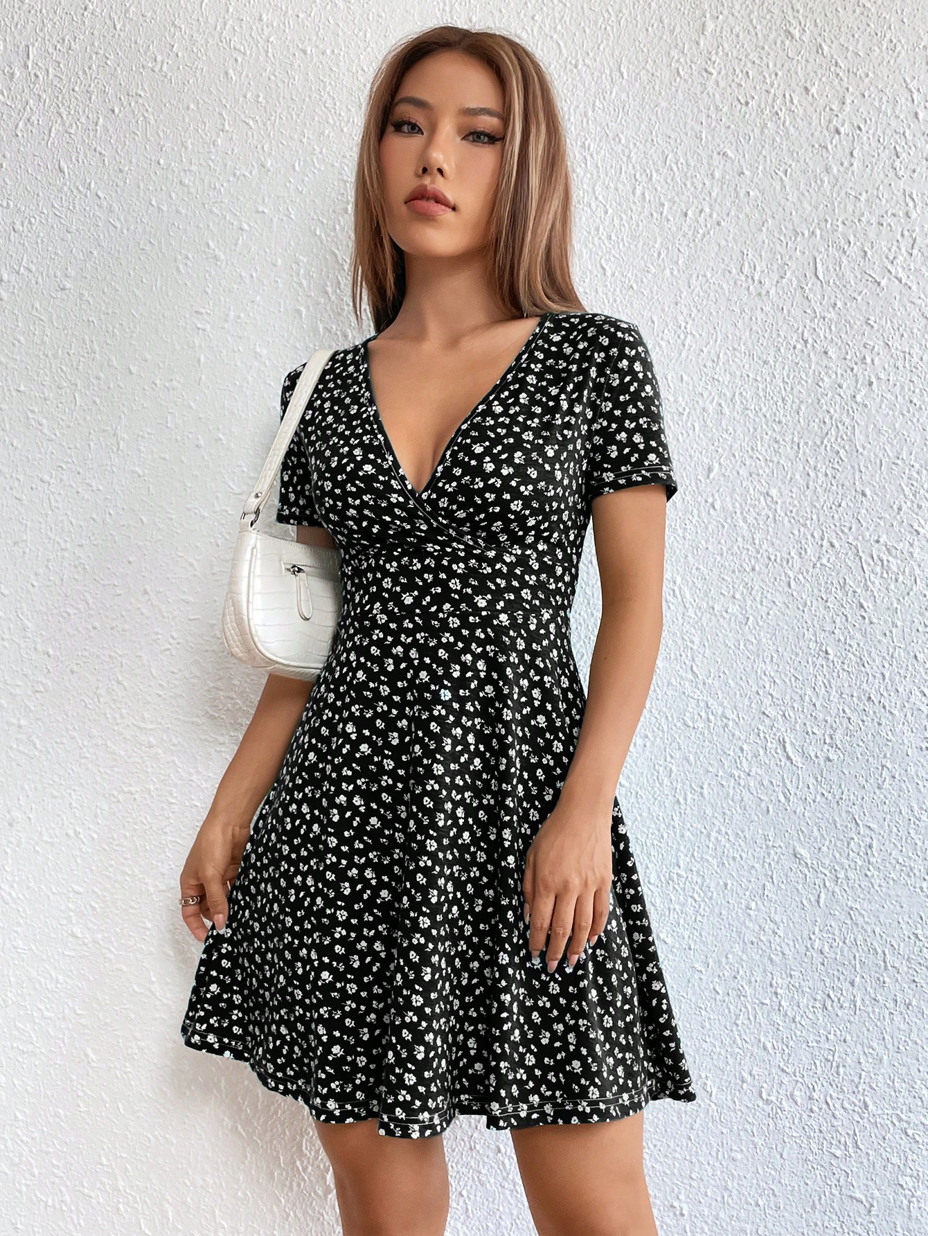 Ditsy Floral Print V Neck Dress