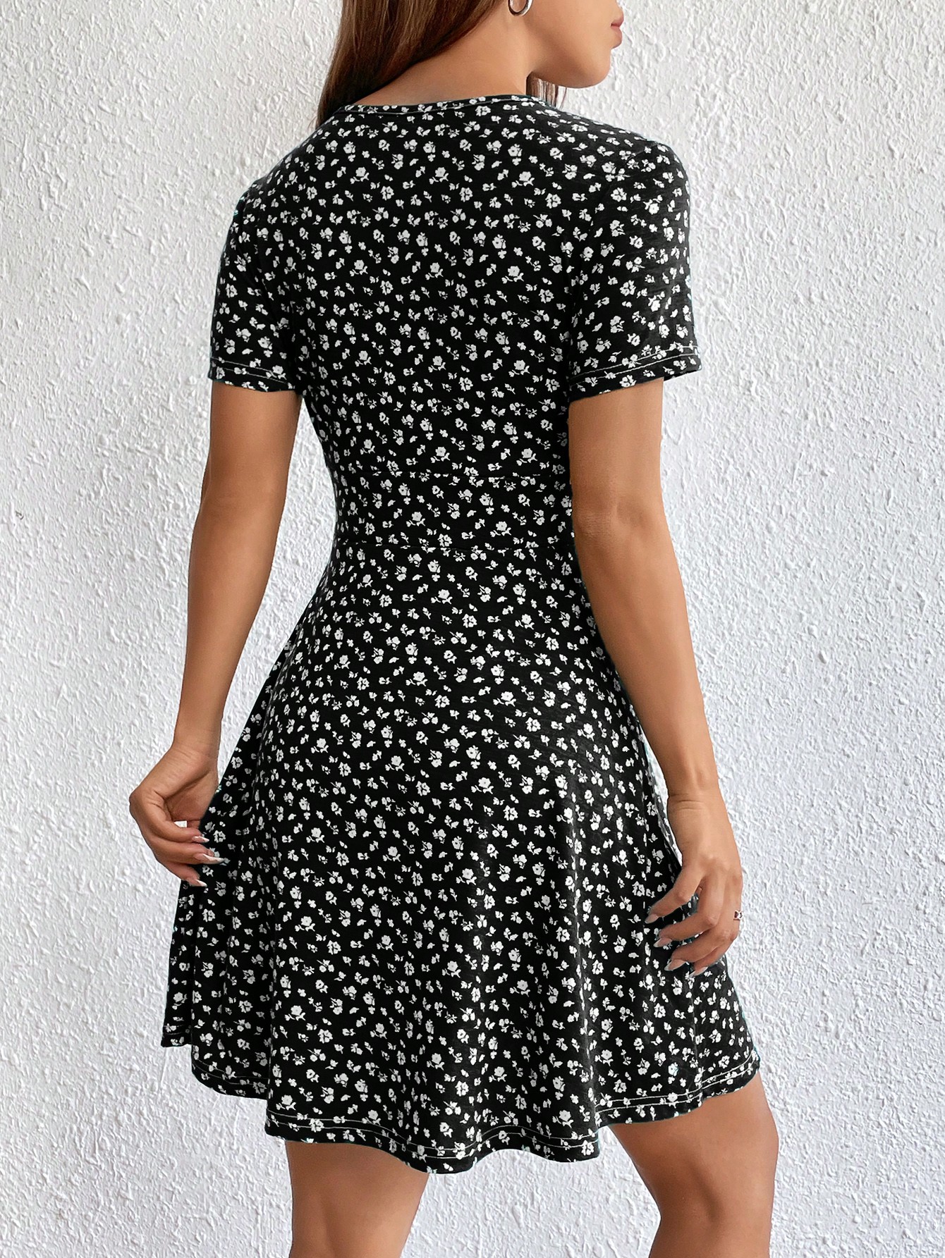 Ditsy Floral Print V Neck Dress