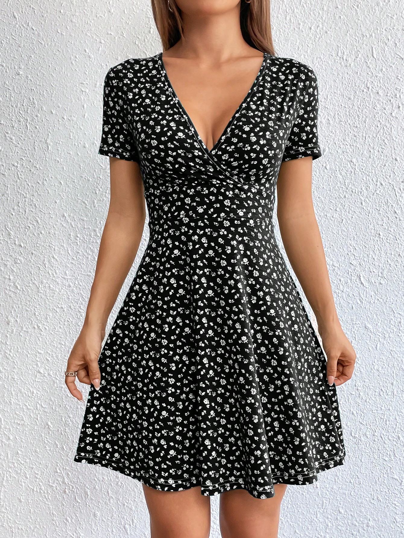 Ditsy Floral Print V Neck Dress