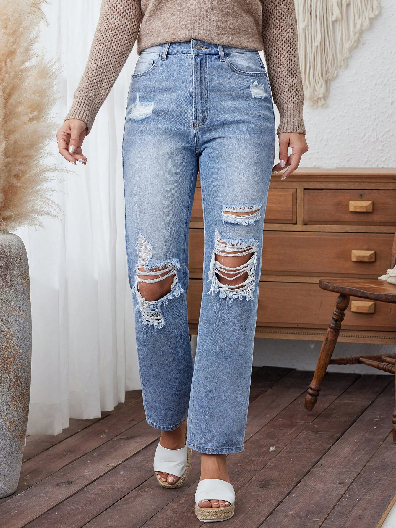 Women's Straight Leg Distressed Jeans