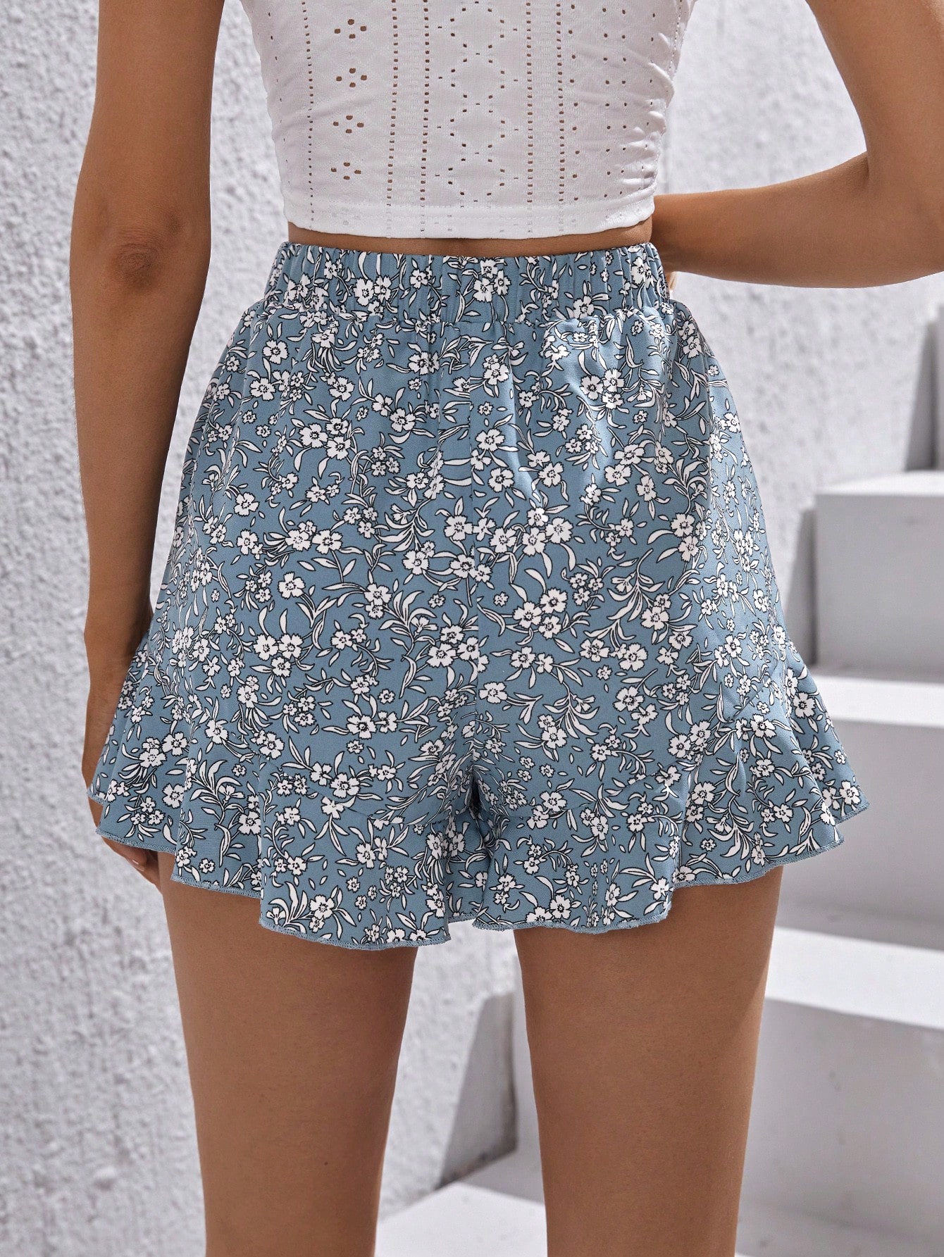 WYWH Ditsy Floral Print Tie Front Ruffle Hem Shorts