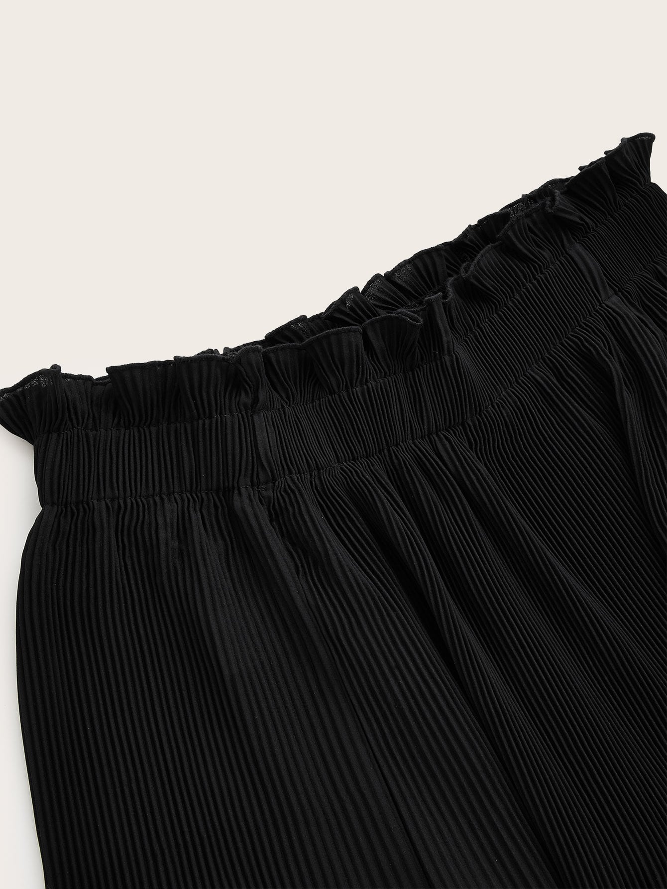 Ruffle Waist Pleated Shorts