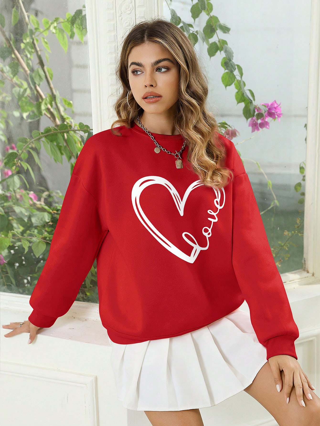 Women's Love Heart Letter Print Round Neck Sweatshirt