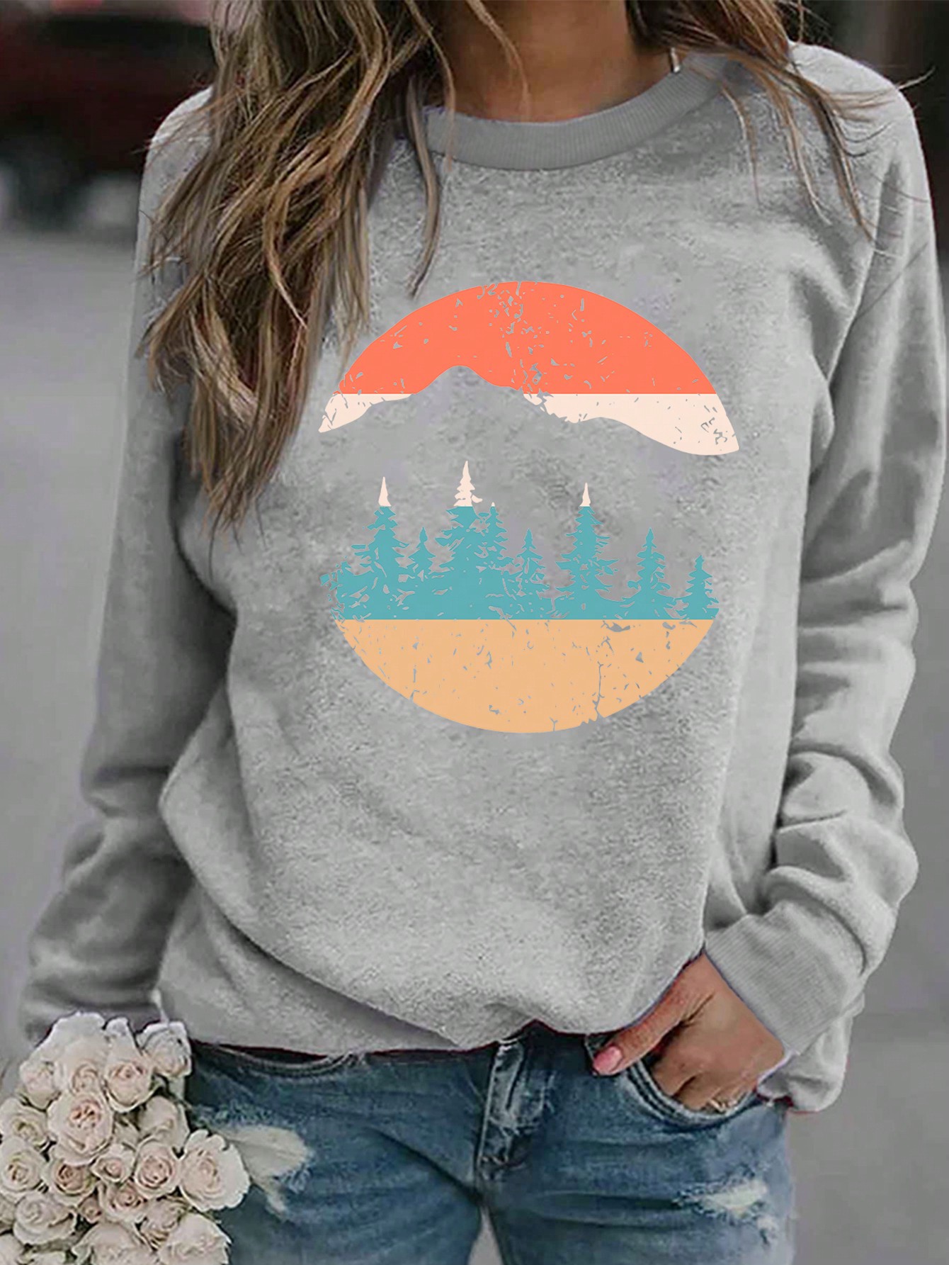 Ladies' Casual & Minimalist Round Neck Sweatshirt With Stylish Sunrise Print