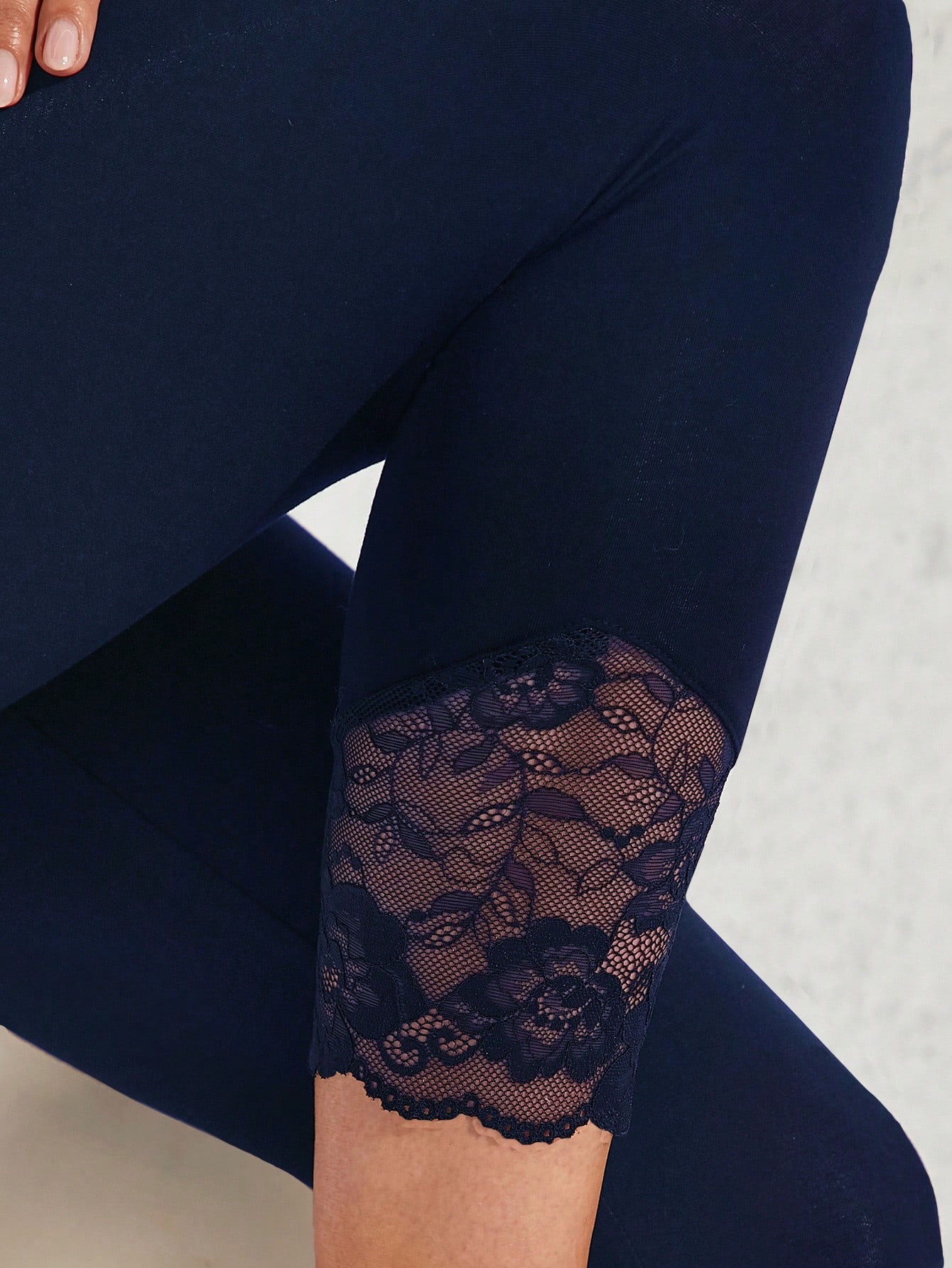 Contrast Lace Hem Leggings