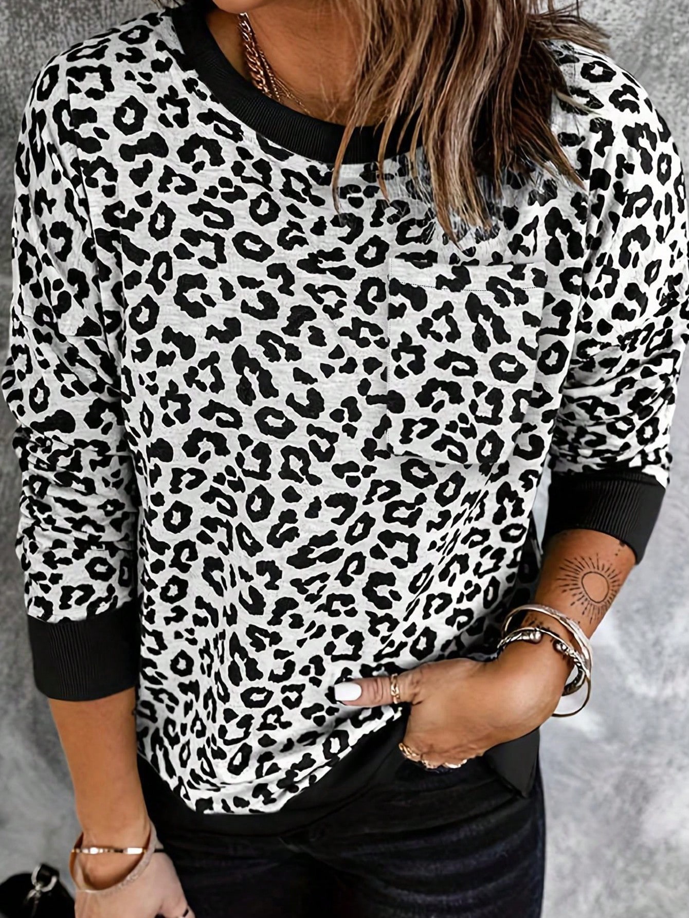 Leopard Print Contrast Trim Sweatshirt