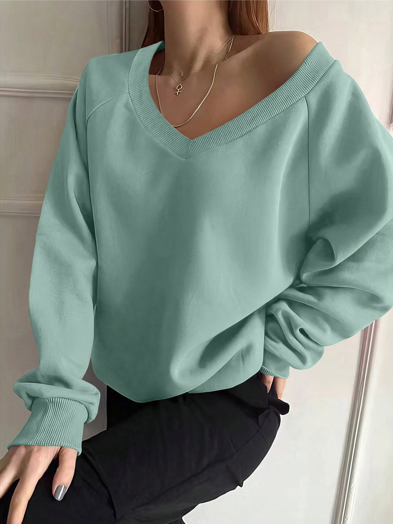 Solid Raglan Sleeve V Neck Sweatshirt