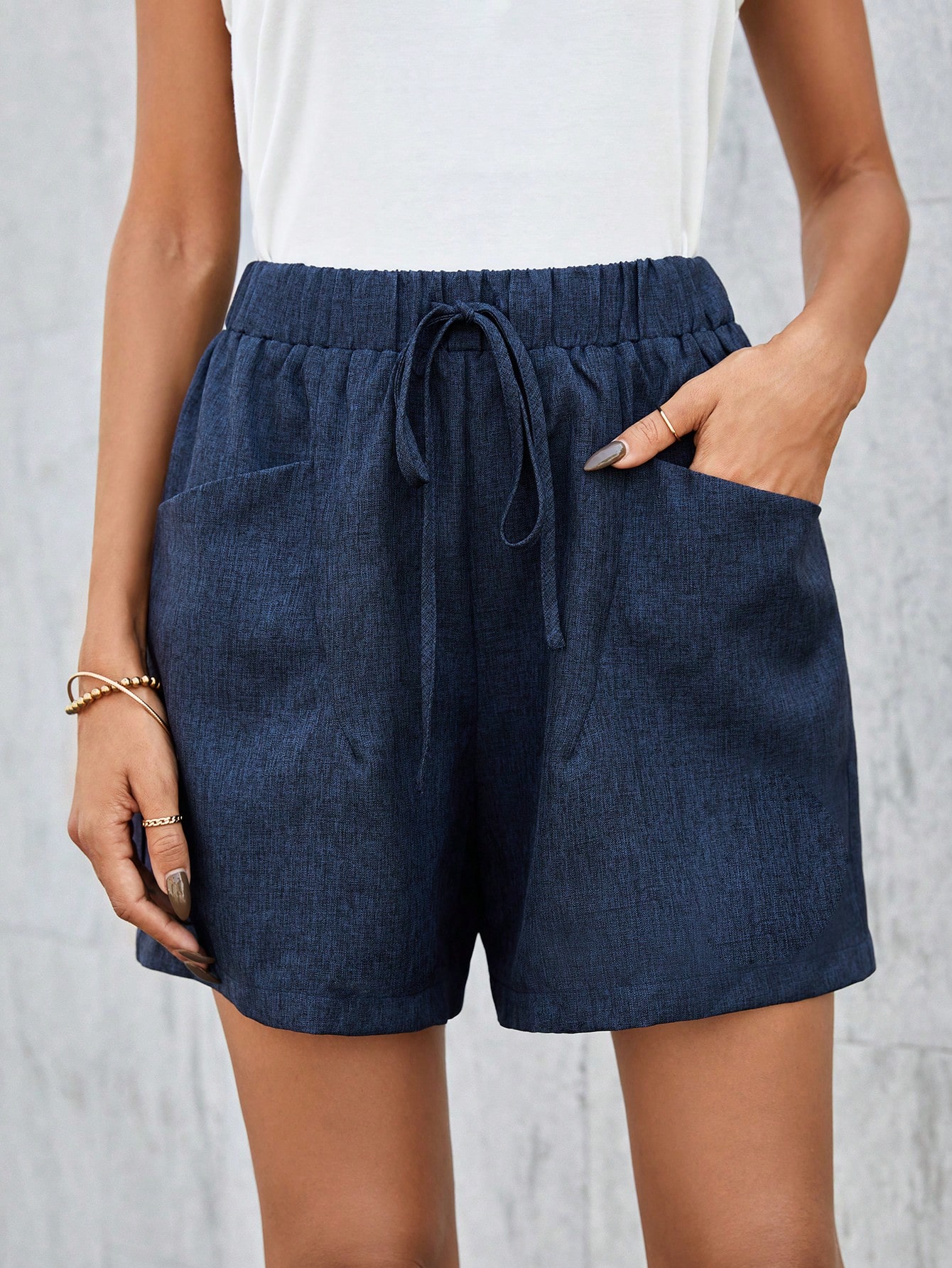 Drawstring Waist Loose Fit Shorts With Double Pockets