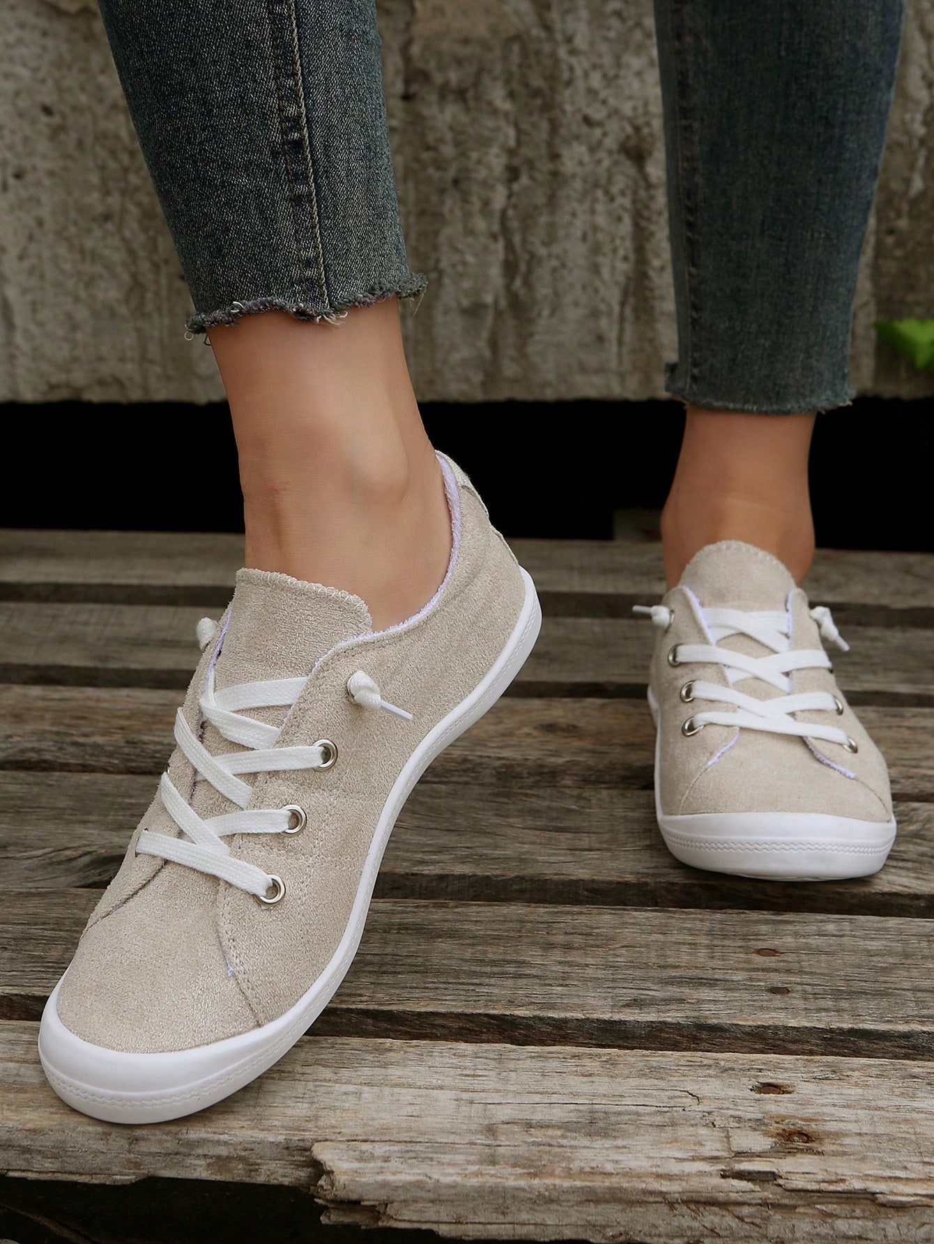 2024 Spring/Summer New Women's Casual Comfortable Lightweight Slip-On Canvas Sneakers With Lace-Up Detail