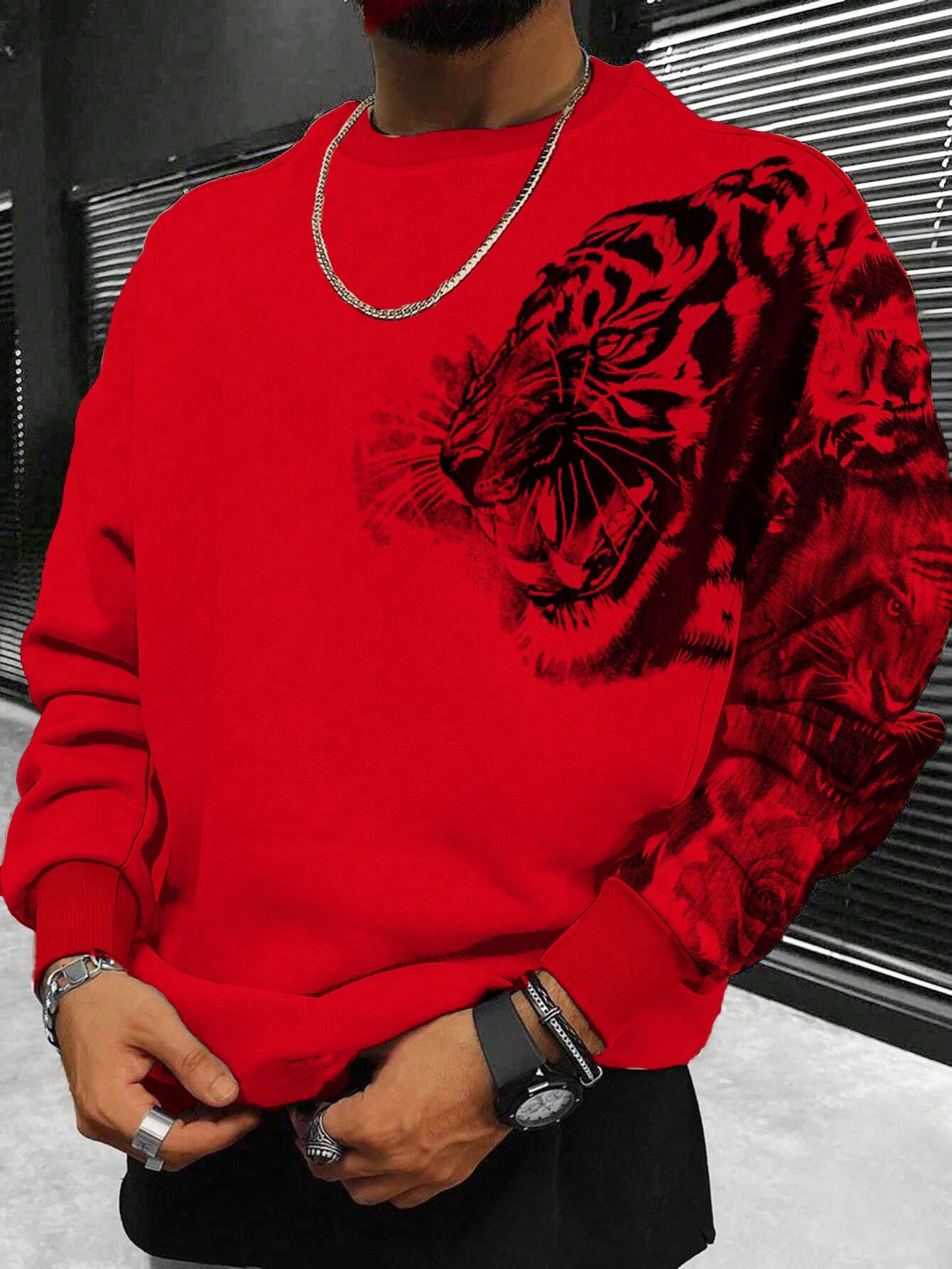 Manfinity LEGND Loose Fit Men's Tiger Print Sweatshirt