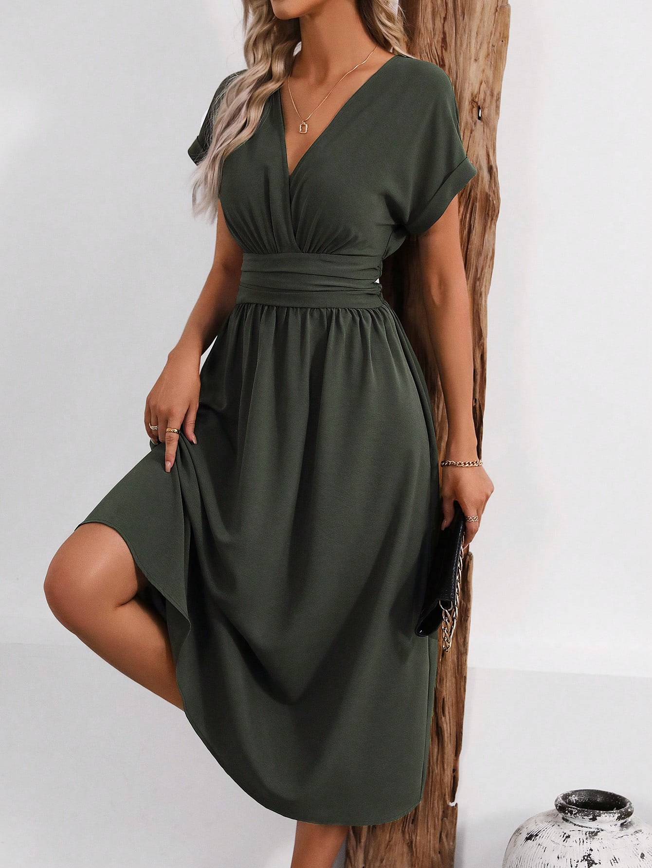 Ladies' Solid Color Batwing Sleeve Waist-Cinching Dress