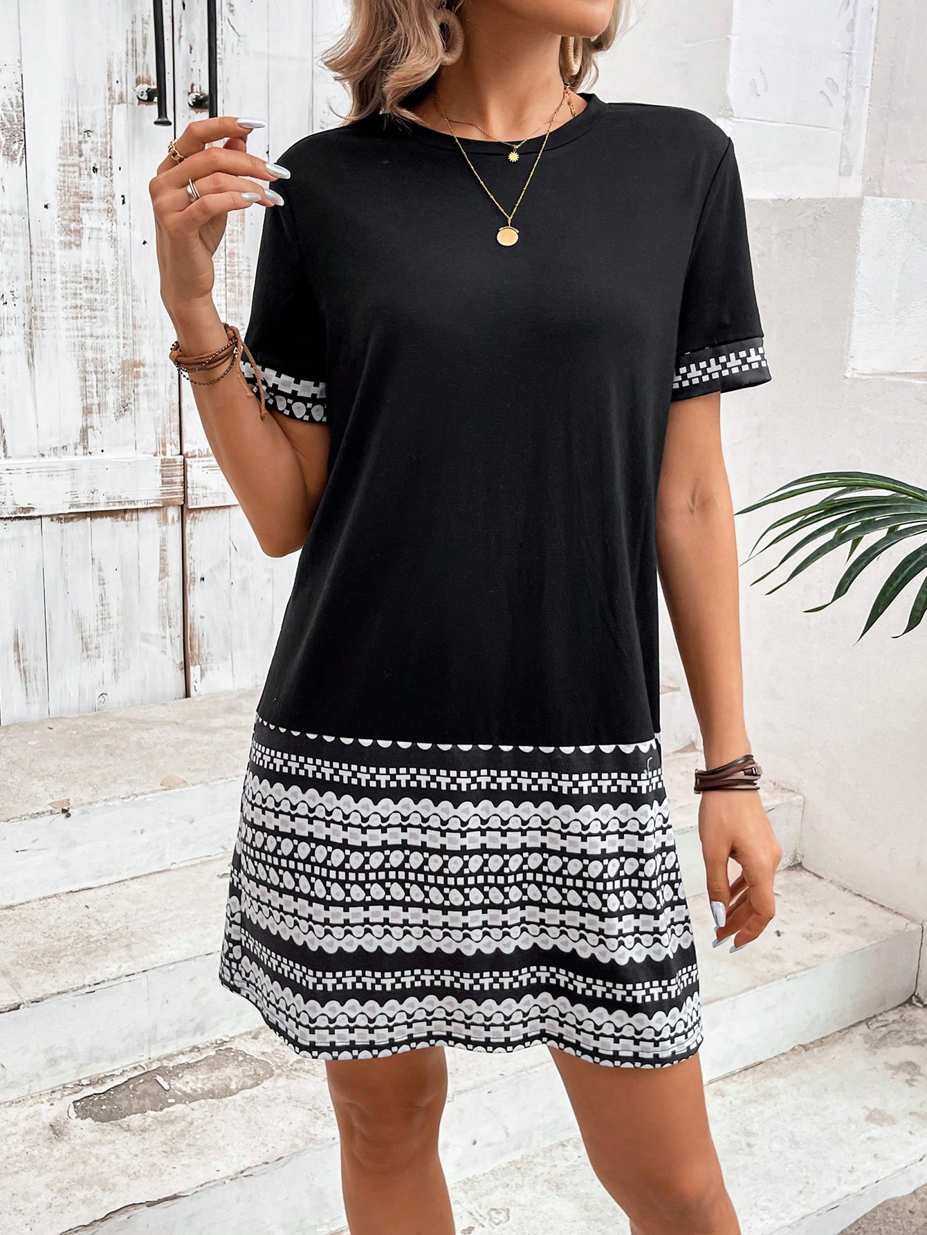 Women's Short Sleeve Black T-Shirt Dress For Summer Concerts