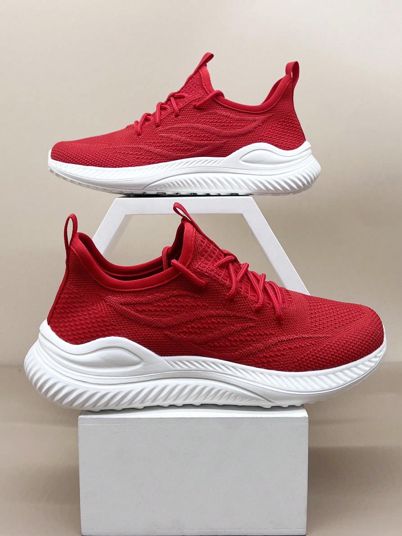 Red Low-Cut Lightweight Walking Sports Casual Shoes For Women, Comfortable Flat Feet