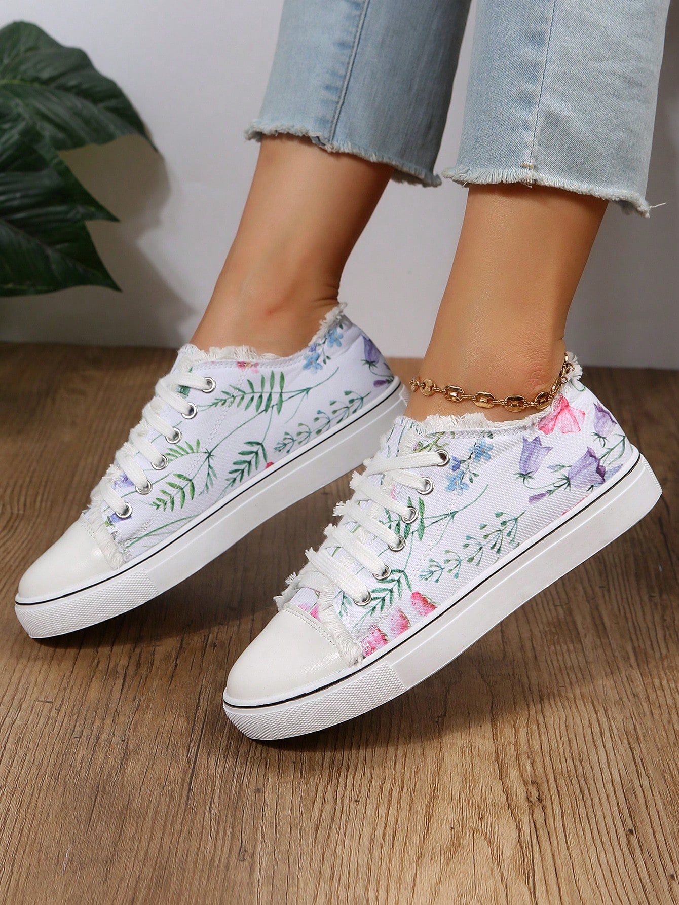 Women'S Casual Shoes Canvas Printed Surface Lace-Up Single Lining Fashionable Tassel Spring And Autumn Casual Sports Shoes