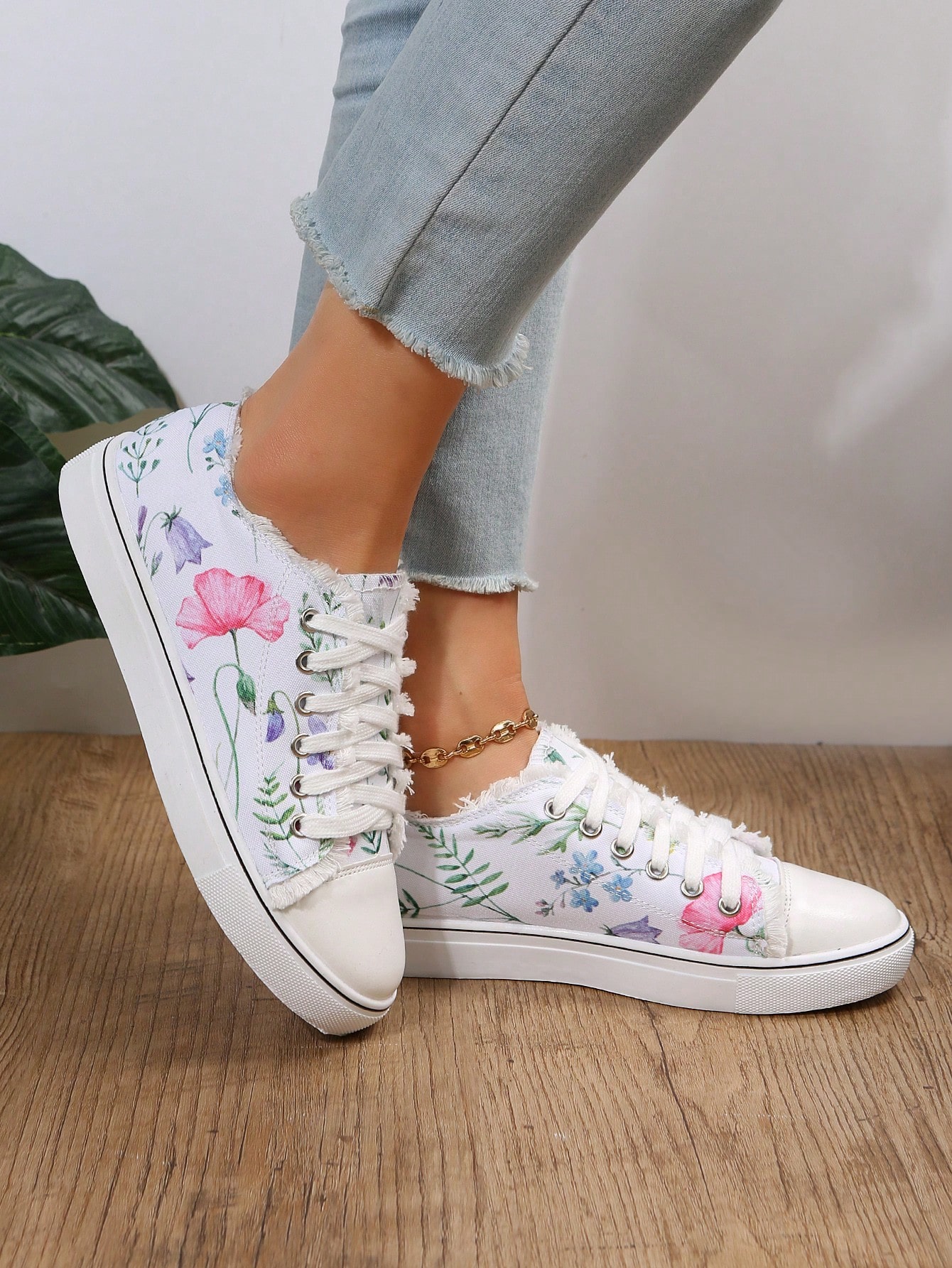 Women'S Casual Shoes Canvas Printed Surface Lace-Up Single Lining Fashionable Tassel Spring And Autumn Casual Sports Shoes