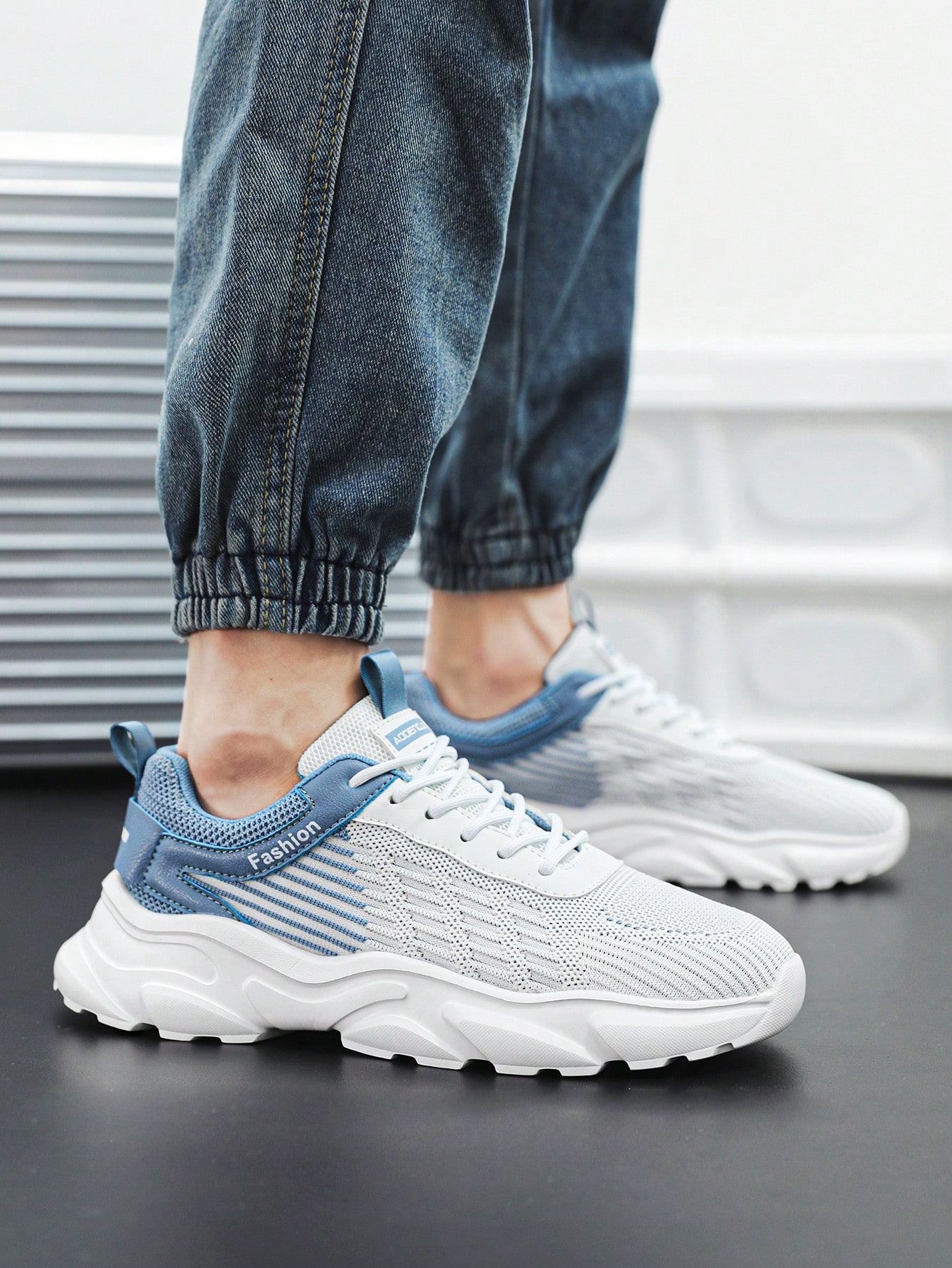 Men's Fashionable Letter Printed Increased Height Casual Sports Shoes, Color-Block Thick Sole Breathable Front Lace-Up Mesh Snea