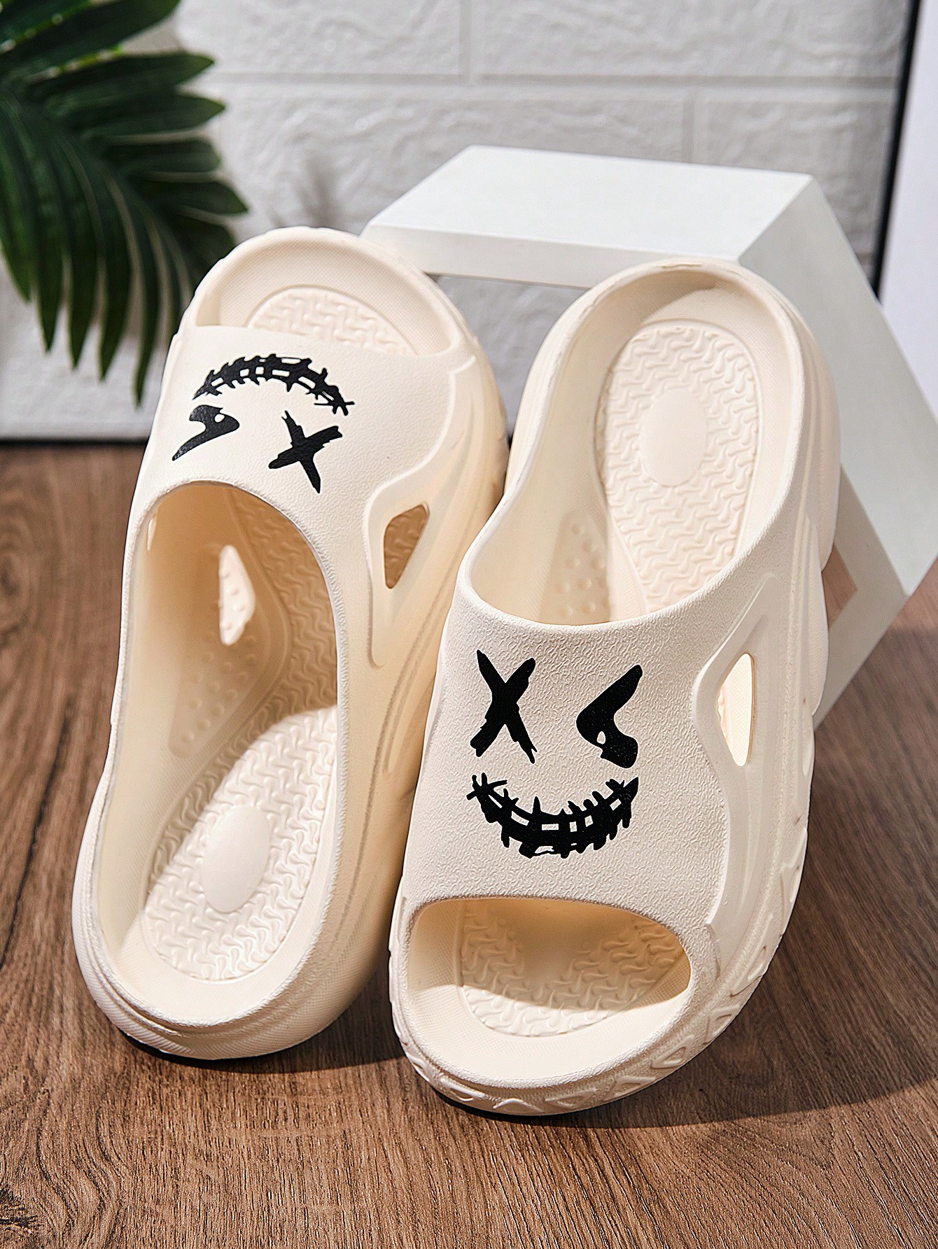 Men's Personality Trendy Cartoon Fashion Pattern Printed Lightweight Beach Slippers Suitable For Indoor & Outdoor Home Wear, Bea